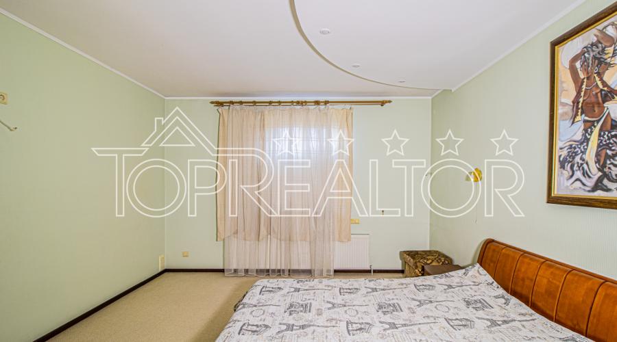 Продам капітальний 2-поверх. будинок з басейном у селищі Південний | Toprealtor