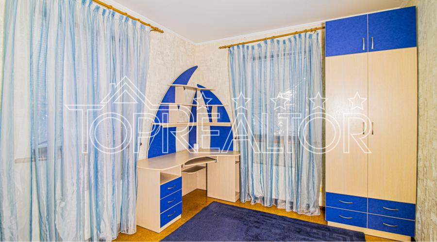 Продам капітальний 2-поверх. будинок з басейном у селищі Південний | Toprealtor