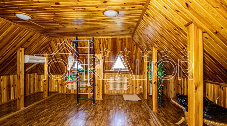 Продам капітальний 2-поверх. будинок з басейном у селищі Південний | Toprealtor