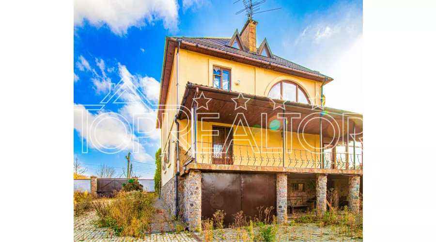 Продам капітальний 2-поверх. будинок з басейном у селищі Південний | Toprealtor