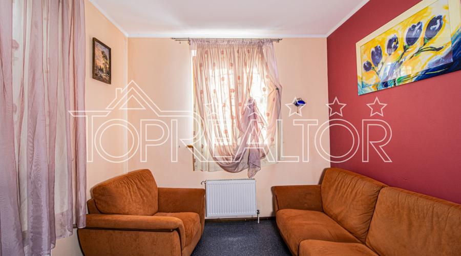 Продам капітальний 2-поверх. будинок з басейном у селищі Південний | Toprealtor