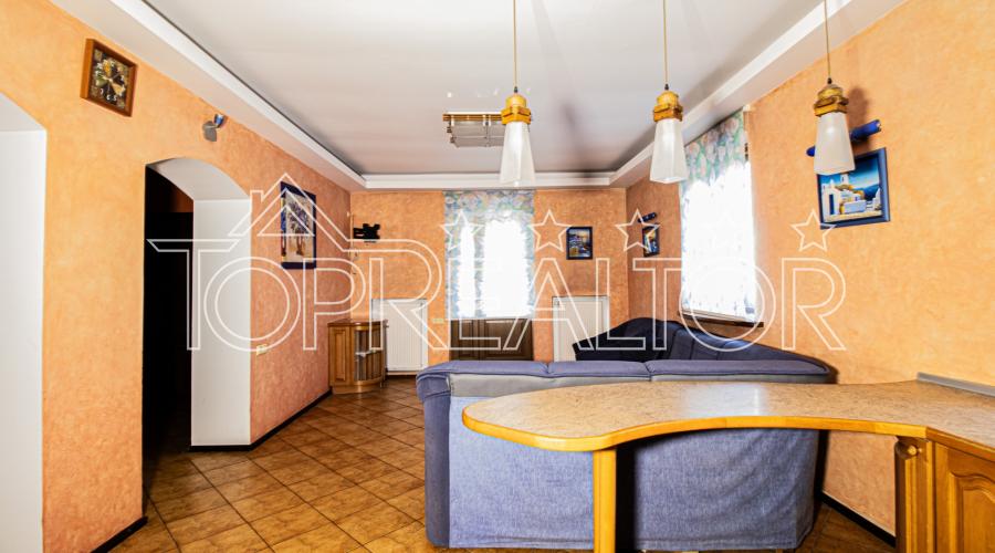 Продам капітальний 2-поверх. будинок з басейном у селищі Південний | Toprealtor