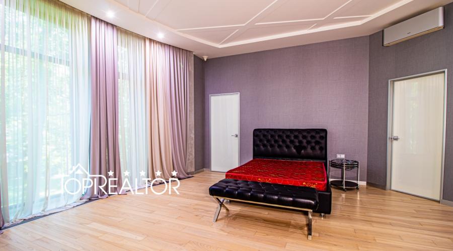 Продаж сучасного 2-поверх. котеджу у Парк Хаус | Toprealtor