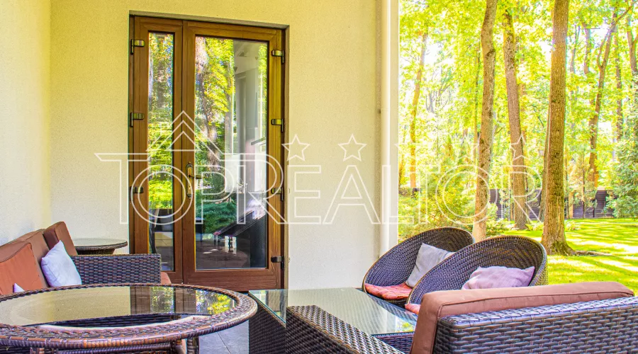 Продаж сучасного 2-поверх. котеджу у Парк Хаус | Toprealtor