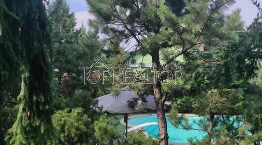 Продаж будинку з басейном на Холодній горі | Toprealtor