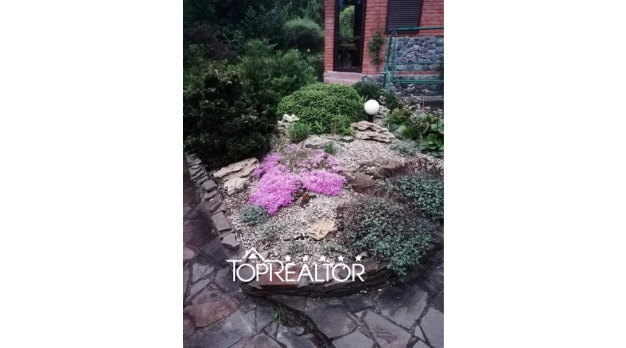 Продаж будинку з басейном на Холодній горі | Toprealtor