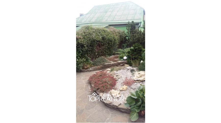 Продаж будинку з басейном на Холодній горі | Toprealtor