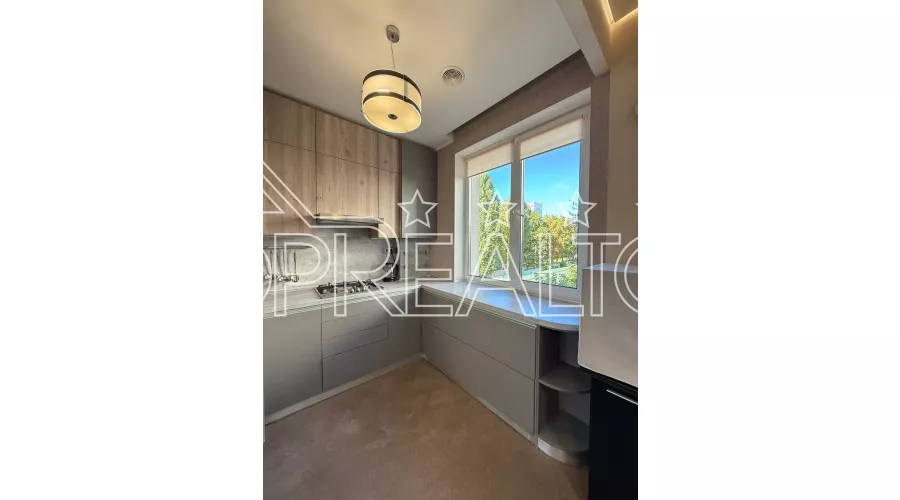 Продаж 3-кімн. квартири у ЖК Олівія поруч із м. Масельського | Toprealtor