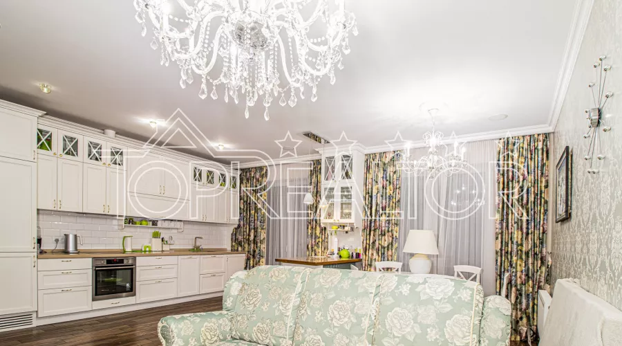 Продаж 2-поверх. будинку з сучасним ремонтом за церквою на вул. Дерев'янка | Toprealtor