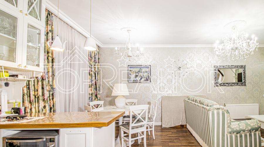 Продаж 2-поверх. будинку з сучасним ремонтом за церквою на вул. Дерев'янка | Toprealtor