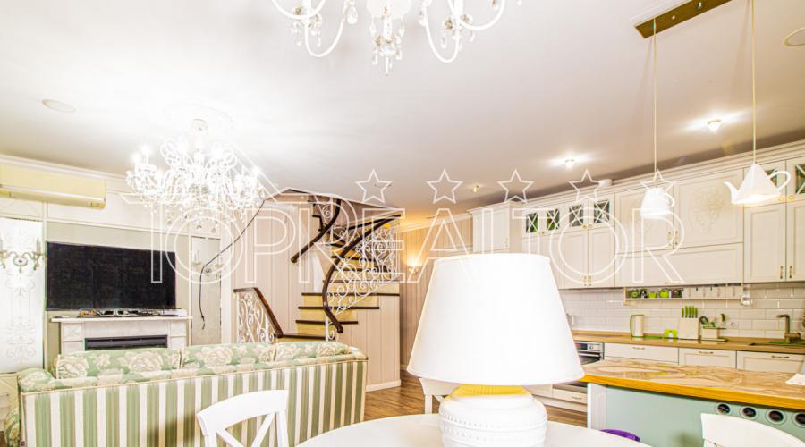 Продаж 2-поверх. будинку з сучасним ремонтом за церквою на вул. Дерев'янка | Toprealtor