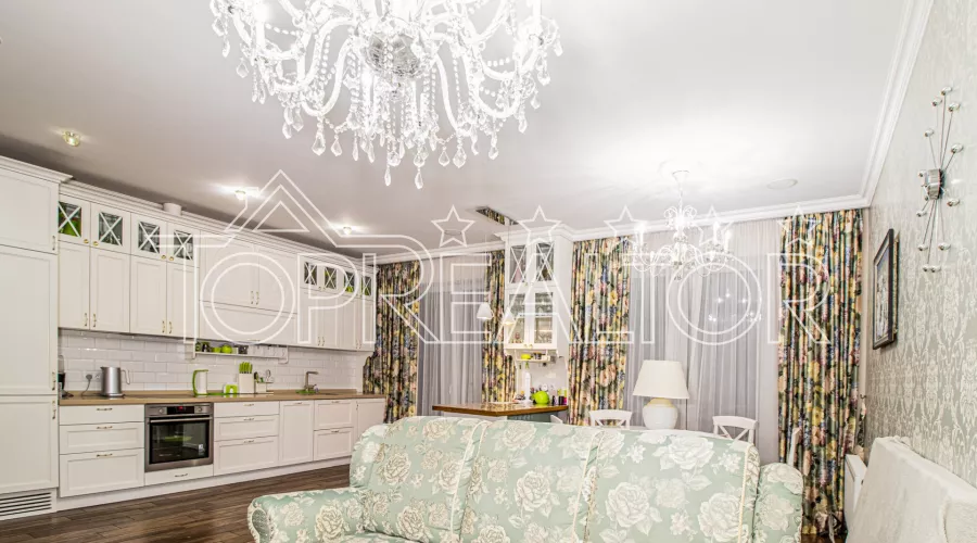 Продаж 2-поверхового будинку з сучасним ремонтом за церквою на вул. Дерев'янка | Toprealtor