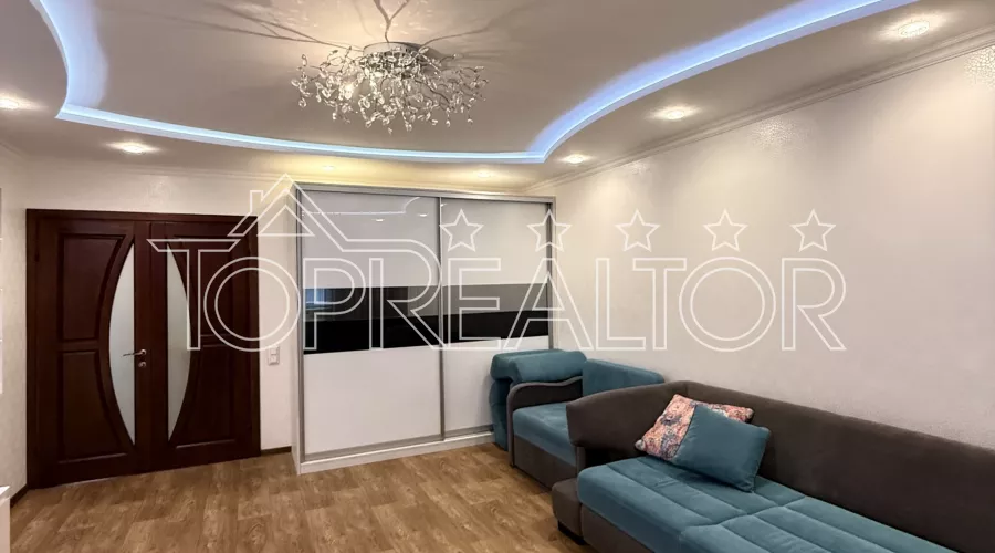 Продаж 3-к квартири МЖК Інтернаціоналіст | Toprealtor