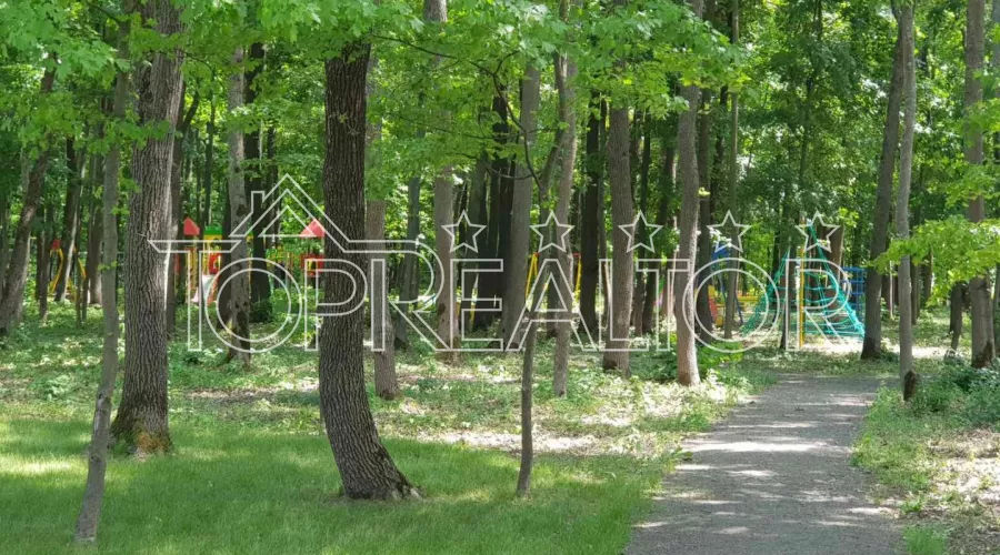 Продаж ділянки 39 соток під комерцію на Харківському шосе | Toprealtor