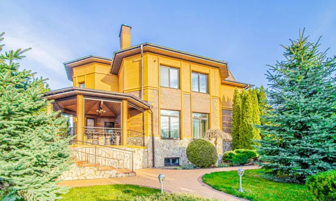 Продажа современного дома с бассейном в коттеджном поселке Флоринка-1 | Toprealtor