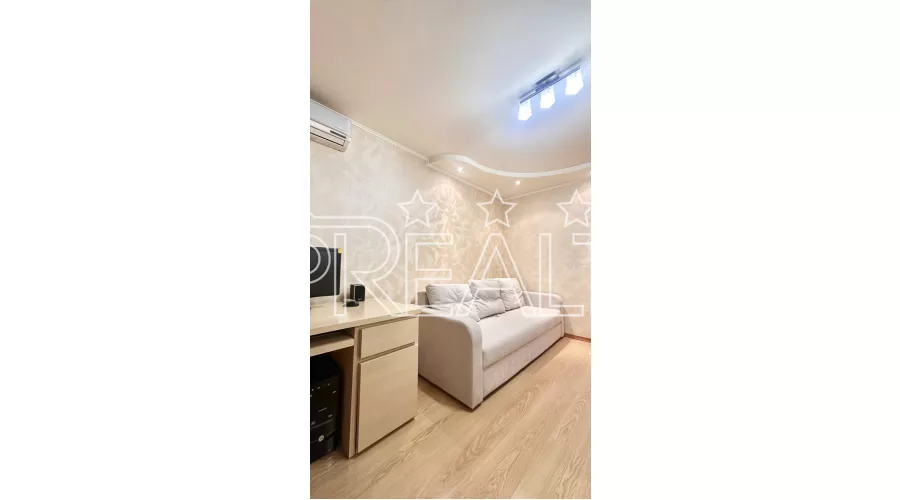 Продаж 2-кімнатної квартири в ідеальному стані на Одеській | Toprealtor