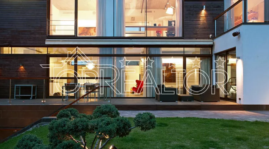 Сдача в аренду 2-этажного коттеджа на Сокольниках в стиле минимализм | Toprealtor