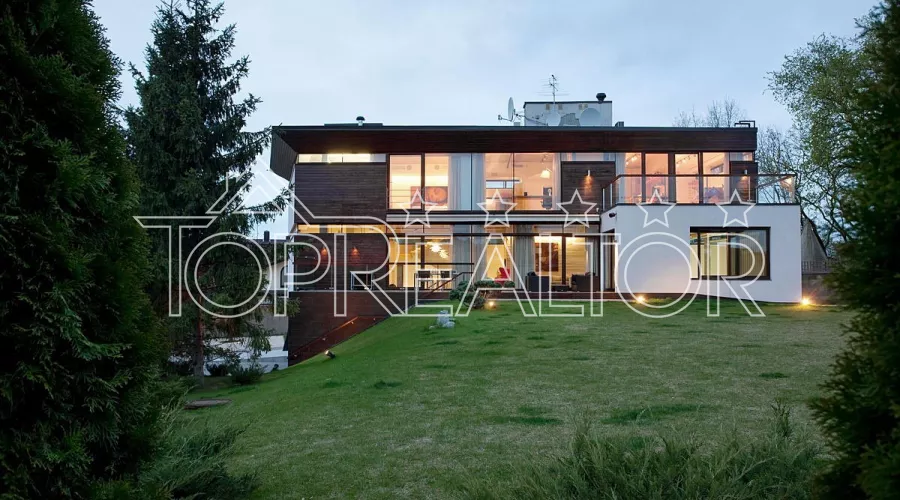 Сдача в аренду 2-этажного коттеджа на Сокольниках в стиле минимализм | Toprealtor