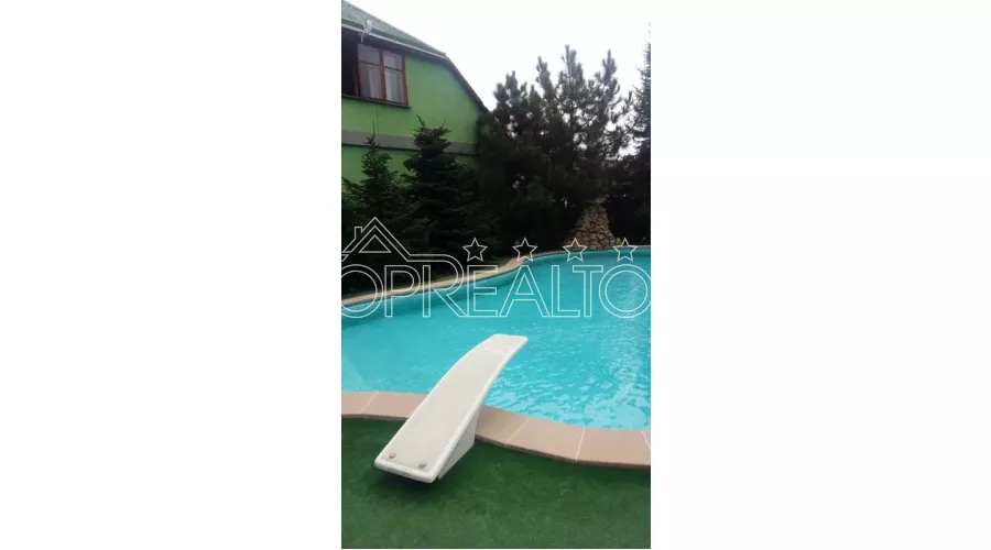 Продажа дома с бассейном на Холодной горе | Toprealtor