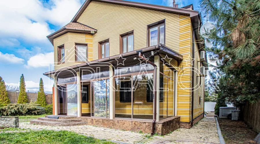 Аренда современного коттеджа в посёлке Лесное (без комиссии) | Toprealtor