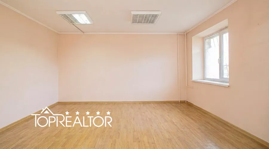 Продаж комерційного приміщення на вул. Молочна, 11 | Toprealtor