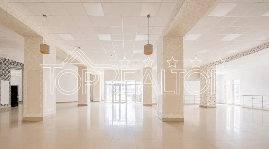Оренда окремої будівлі | 2 000 м² | Благовіщенський ринок | Toprealtor