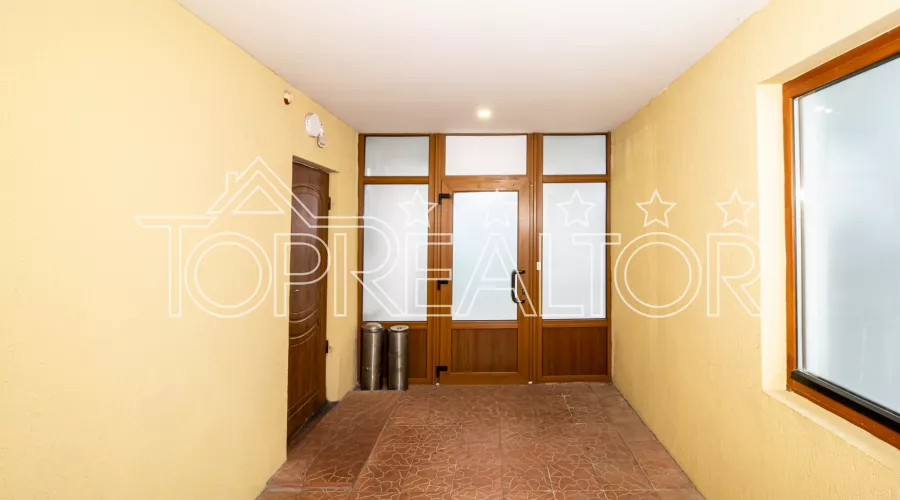 Дворівневе приміщення під офіс | Toprealtor