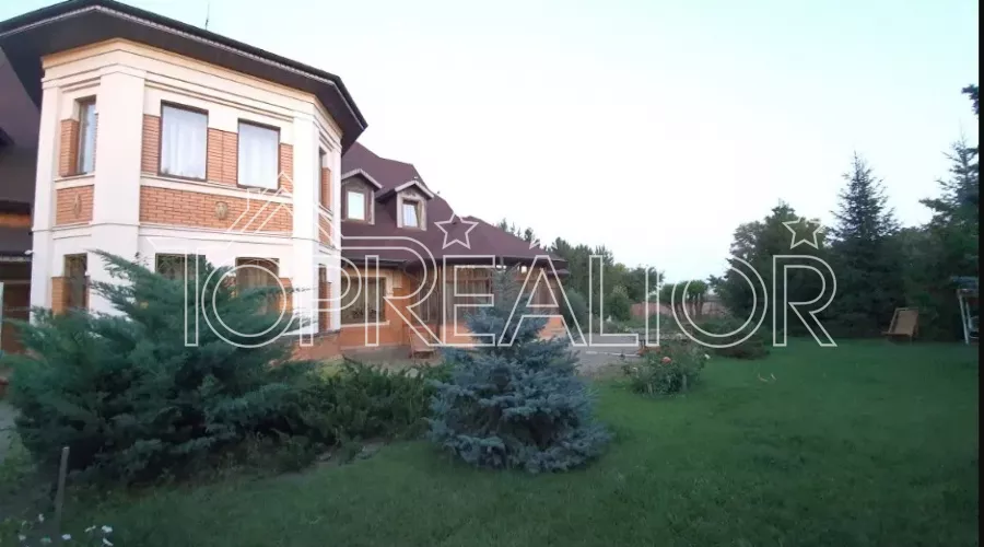 Котедж на Жуковського з капітальним ремонтом | Toprealtor