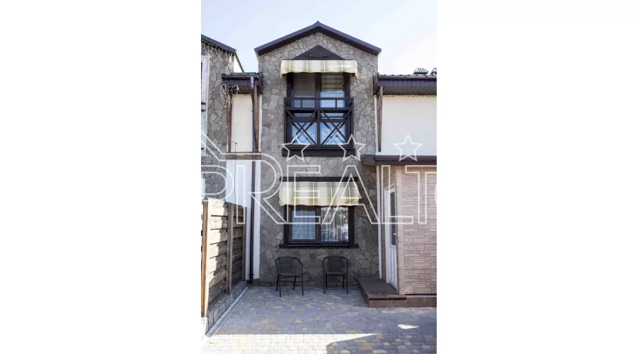 2-поверховий таунхаус з ремонтом на Великій Данилівці | Toprealtor