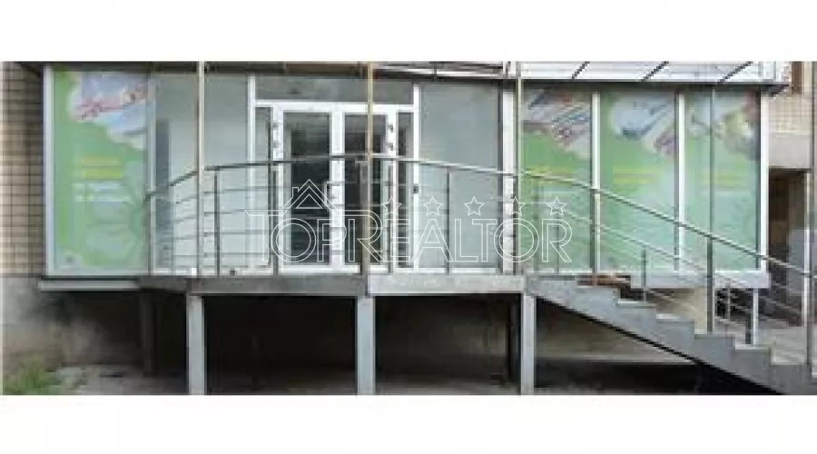 Нежитлове приміщення на 1-му поверсі | Toprealtor