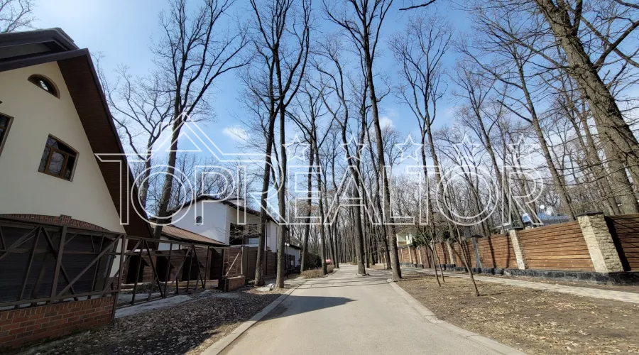 Продам ділянку 20 соток в котеджному селищі Парк-Хаус | Toprealtor