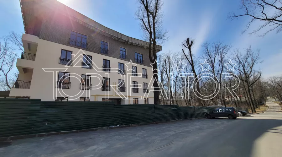 Продам ділянку 20 соток в котеджному селищі Парк-Хаус | Toprealtor